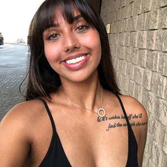 Meet your Posher, Ashley - Picture 1 of 1